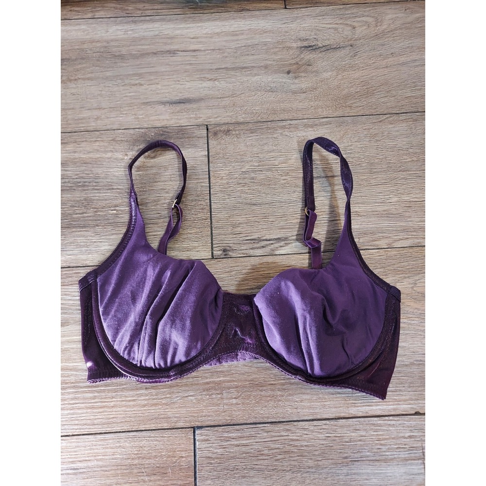 Vintage made in USA Parisa size 32C‎ Purple Satin Bra